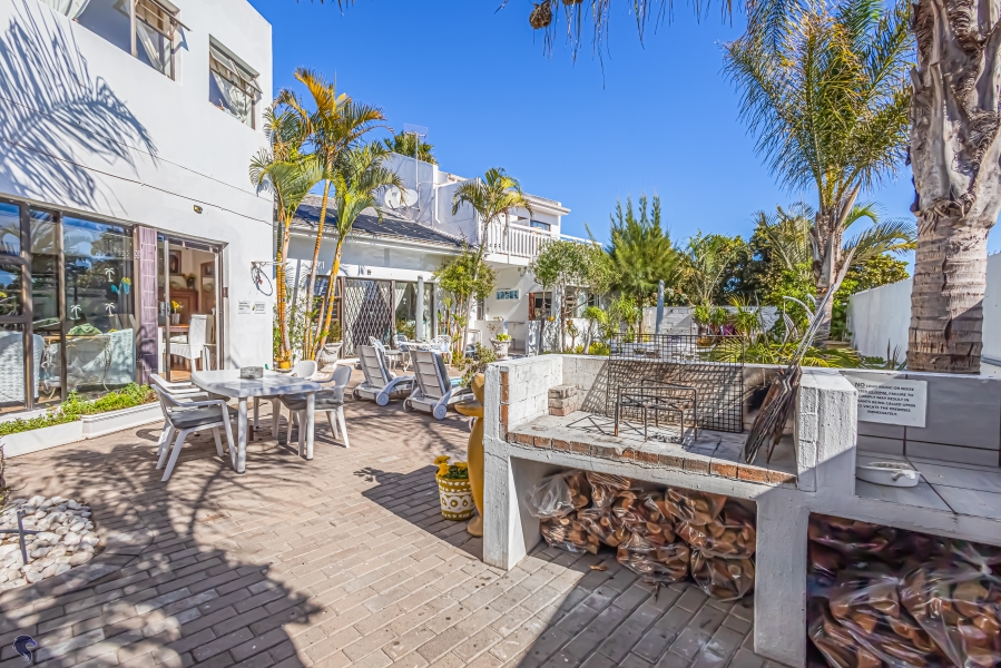8 Bedroom Property for Sale in Country Club Western Cape